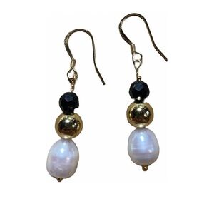 Pearl 24K, Black Onyx. 24k Gold washed Ball Hand wired by me. Classic